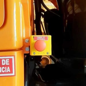 El botón de parada de emergencia es una solución de seguridad efectiva para maquinarias y vehículos.